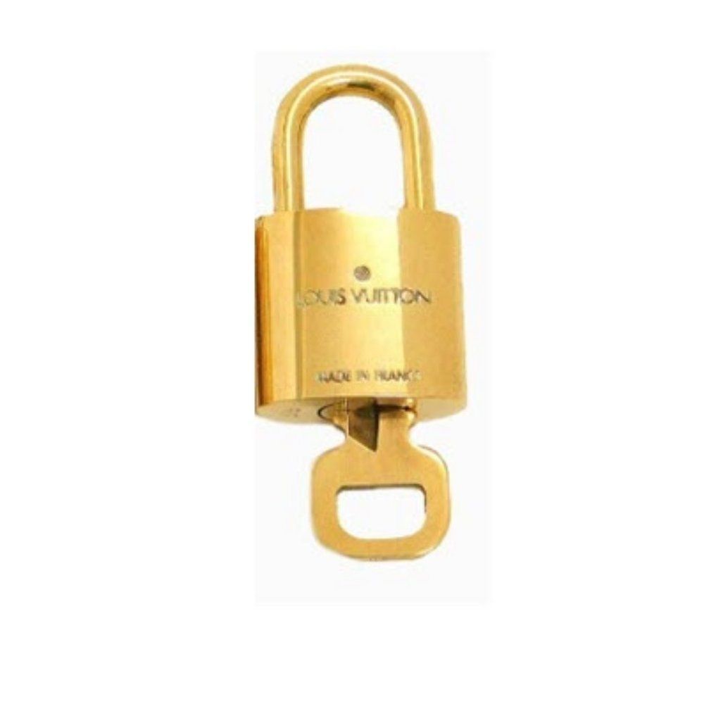 ❤️🦄 Authentic Louis Vuitton Gold Lock & Key Matching Set (#317) - Picture 2 of 2